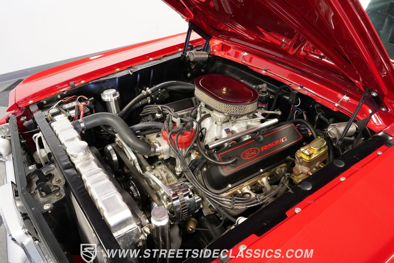 1966 Ford Mustang 2+2 Fastback Restomod