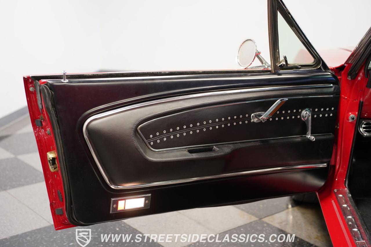 1966 Ford Mustang 2+2 Fastback Restomod