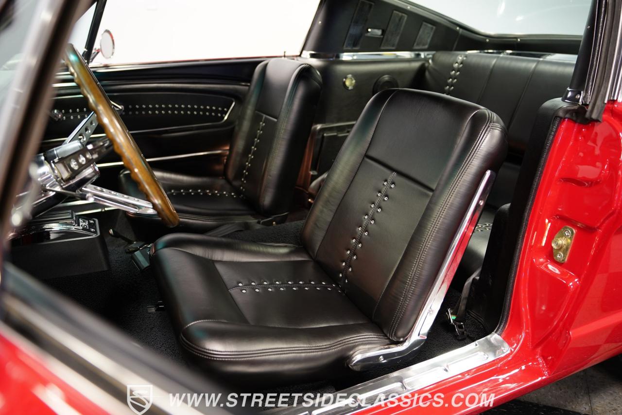 1966 Ford Mustang 2+2 Fastback Restomod