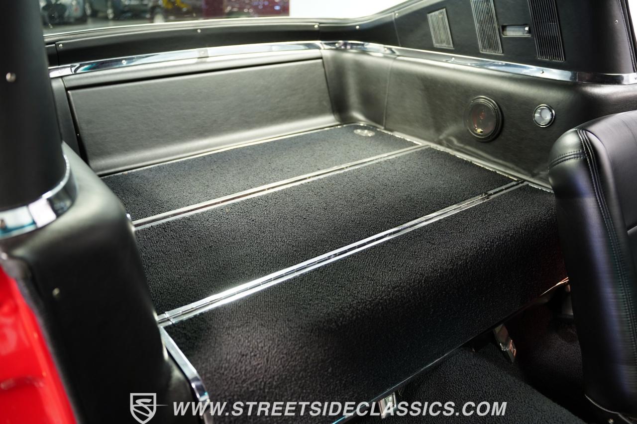 1966 Ford Mustang 2+2 Fastback Restomod