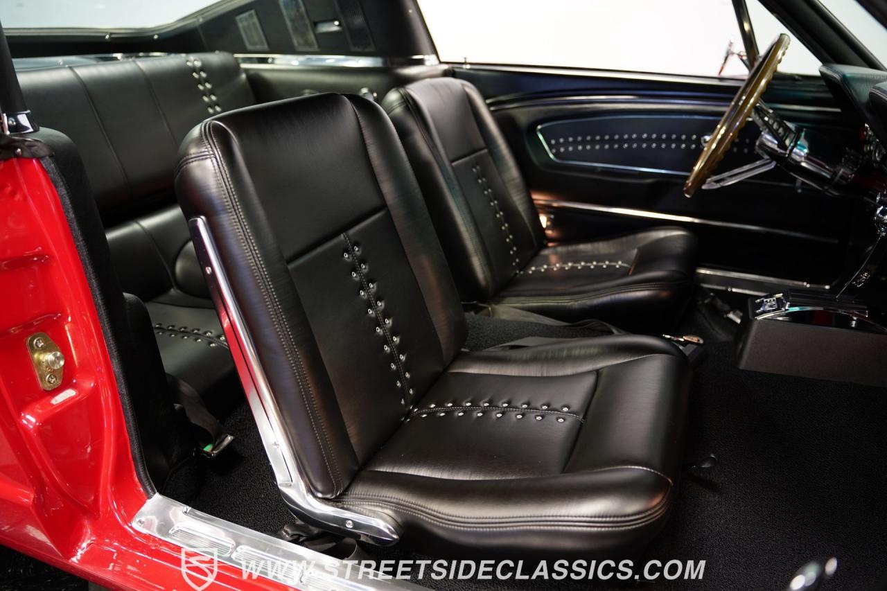 1966 Ford Mustang 2+2 Fastback Restomod