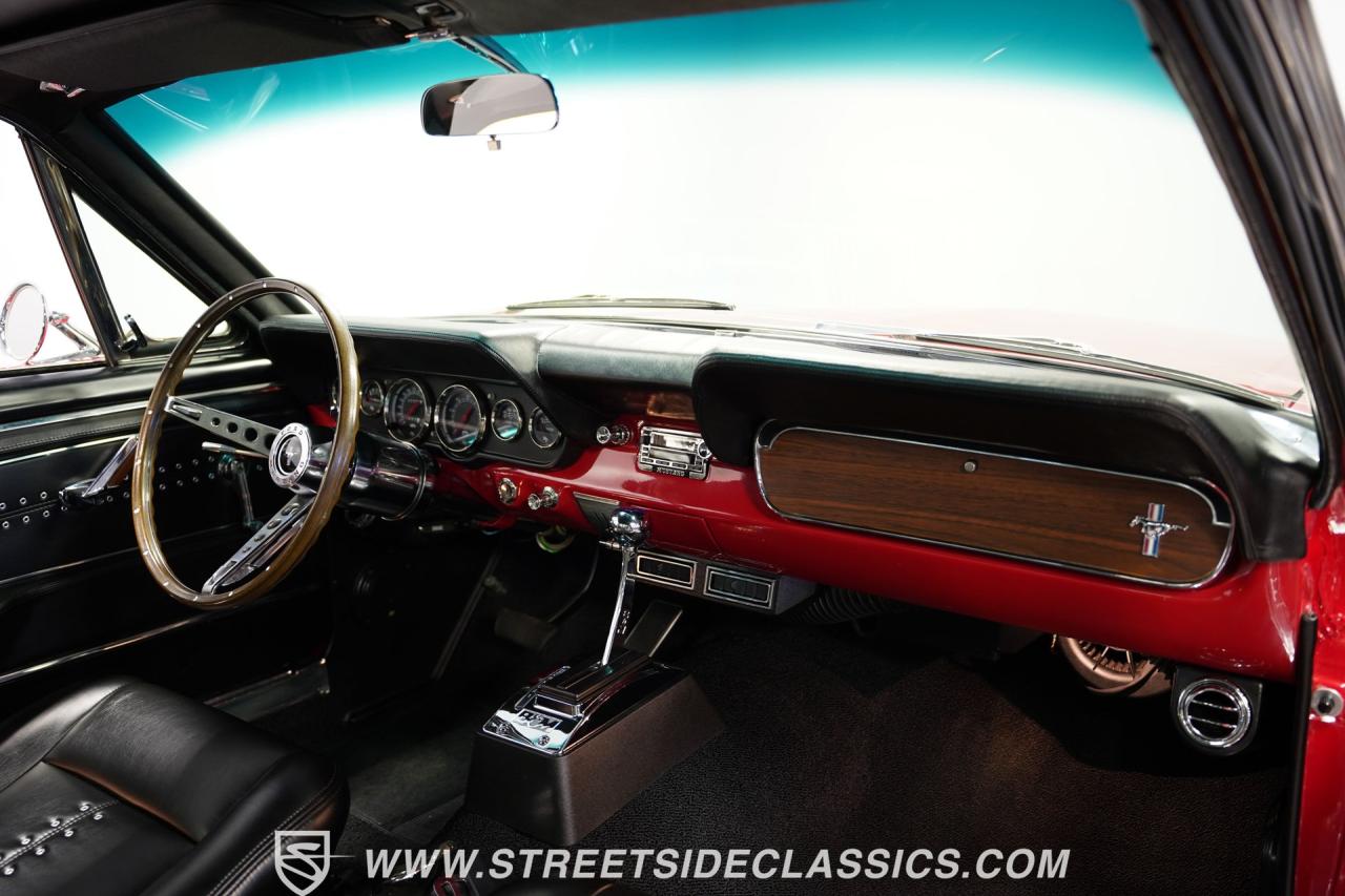 1966 Ford Mustang 2+2 Fastback Restomod