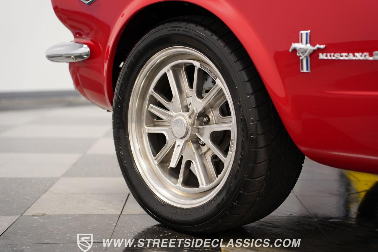 1966 Ford Mustang 2+2 Fastback Restomod
