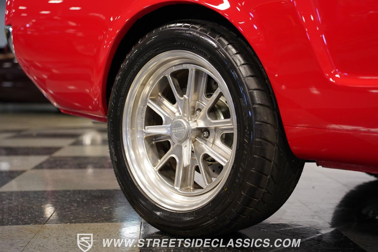 1966 Ford Mustang 2+2 Fastback Restomod