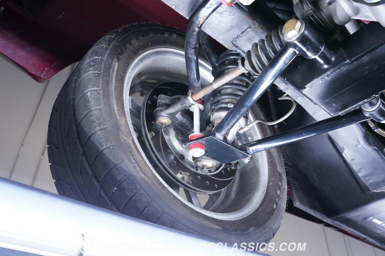 1966 Ford Mustang 2+2 Fastback Restomod