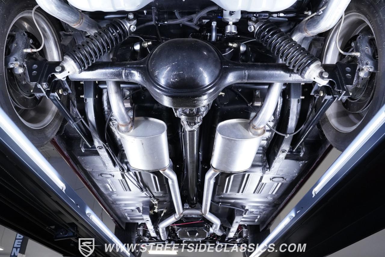 1966 Ford Mustang 2+2 Fastback Restomod