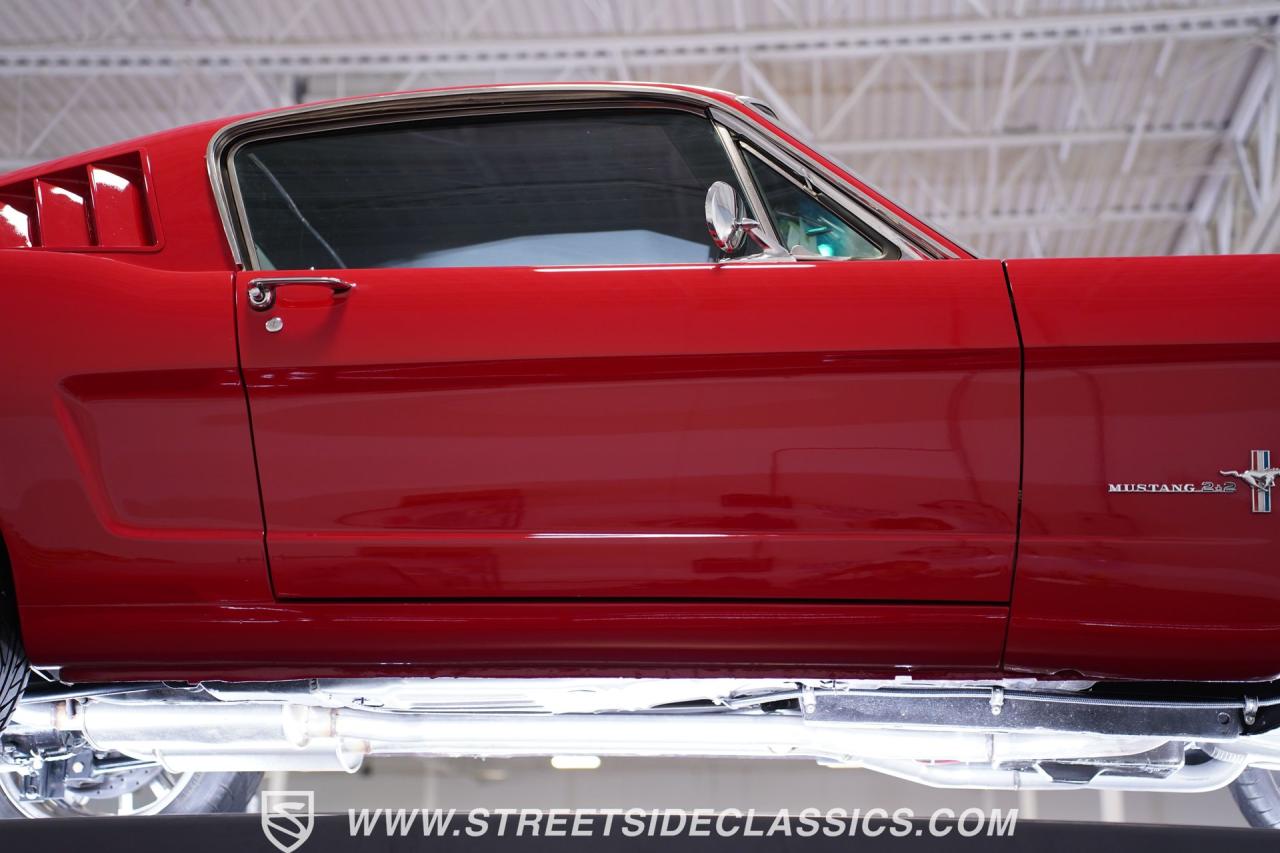 1966 Ford Mustang 2+2 Fastback Restomod