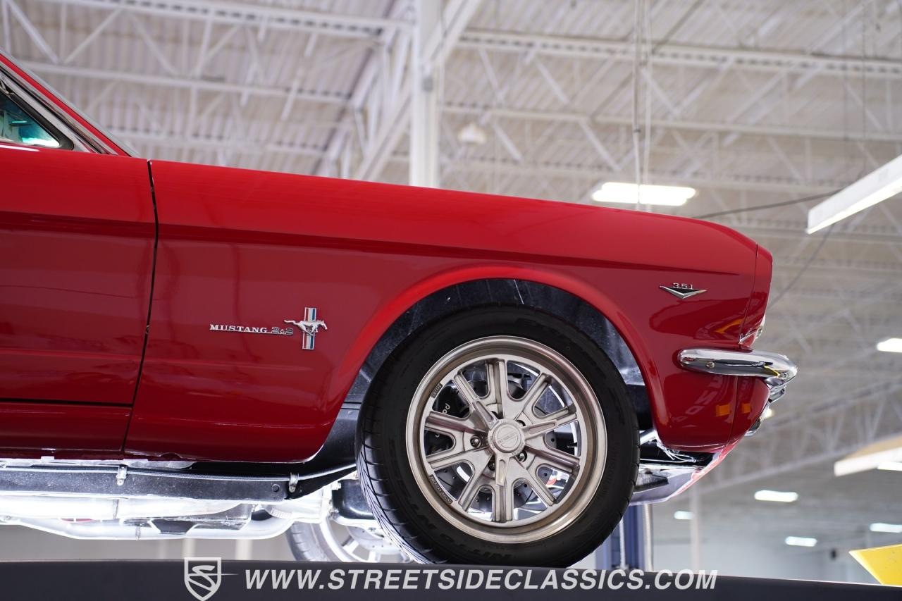 1966 Ford Mustang 2+2 Fastback Restomod