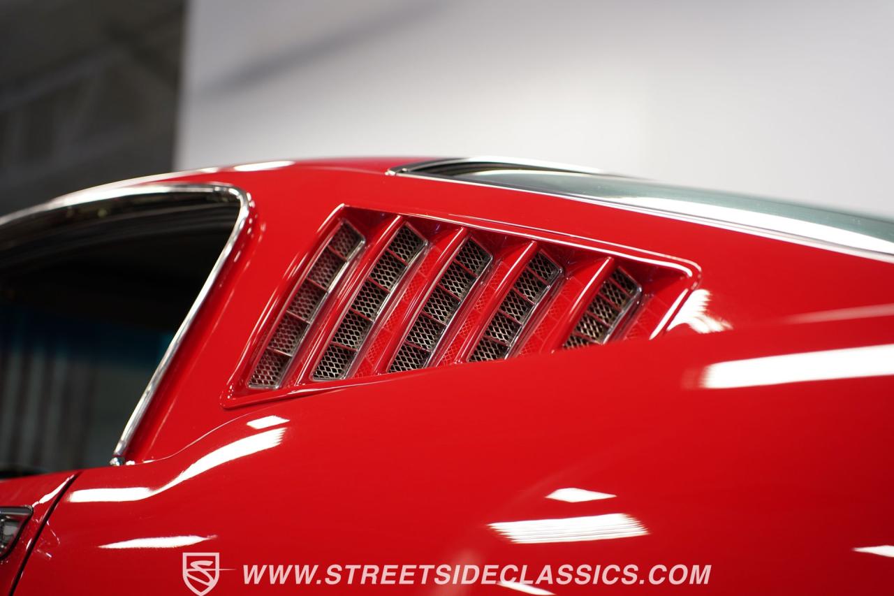 1966 Ford Mustang 2+2 Fastback Restomod