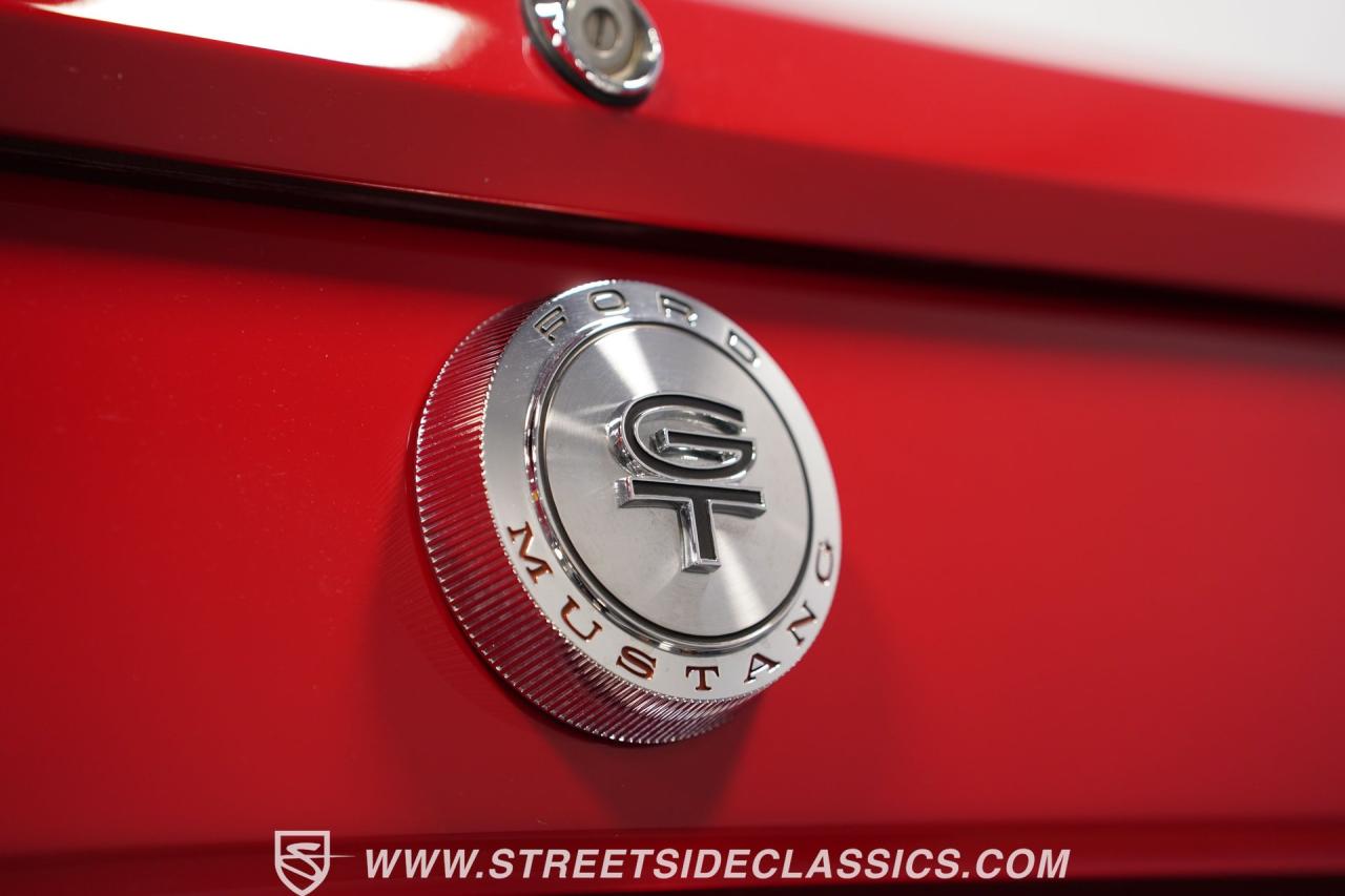 1966 Ford Mustang 2+2 Fastback Restomod