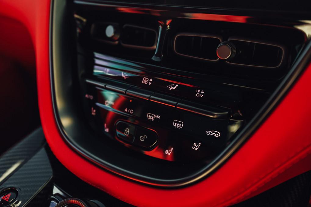 2023 Aston Martin DBX