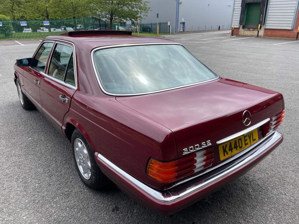 1992 Mercedes - Benz 300SE