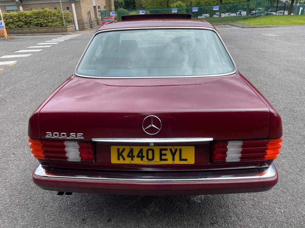 1992 Mercedes - Benz 300SE