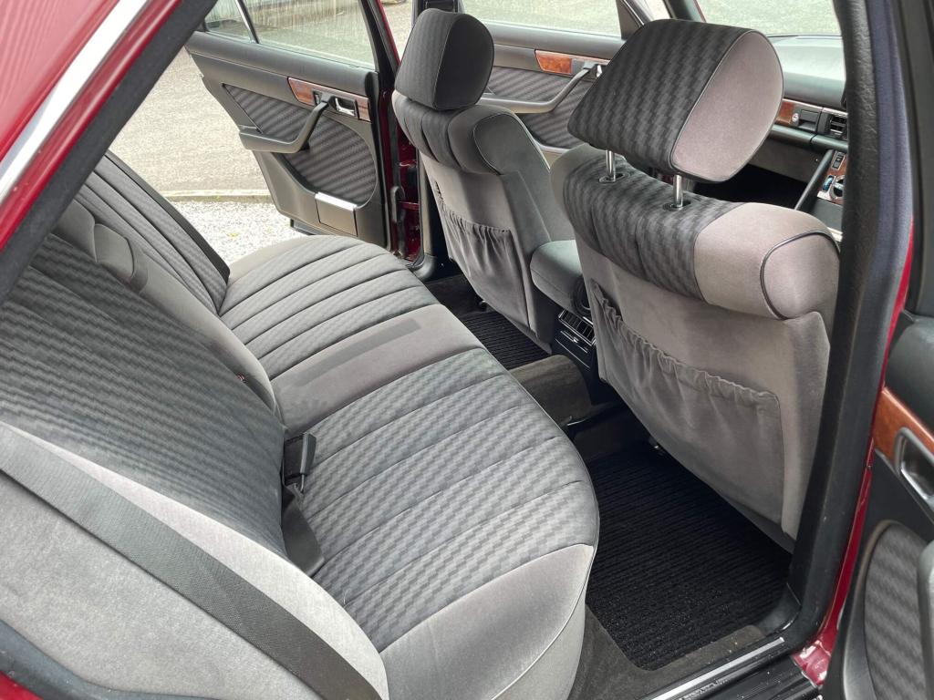 1992 Mercedes - Benz 300SE