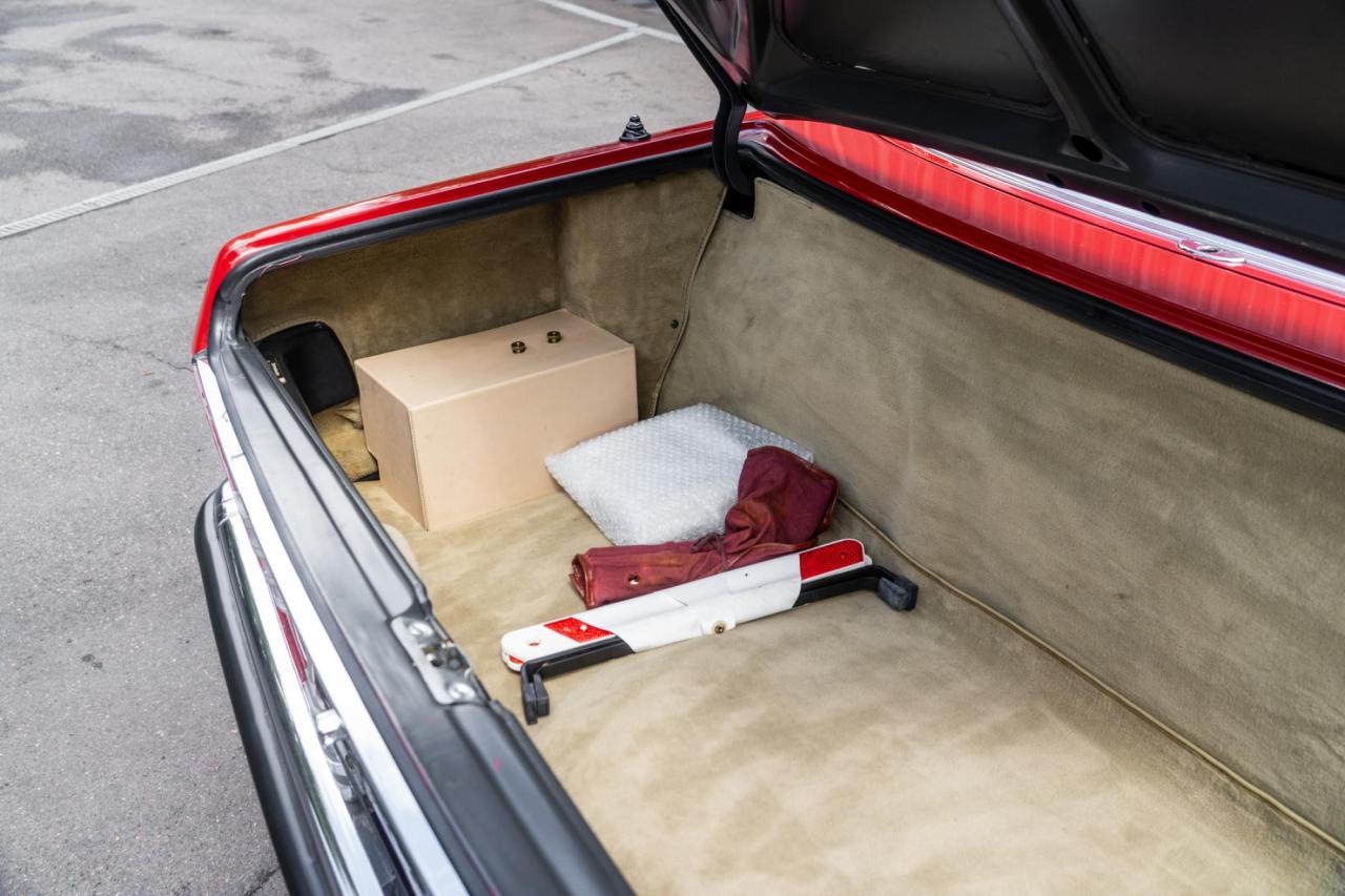 1989 Mercedes - Benz 300SL (R107)