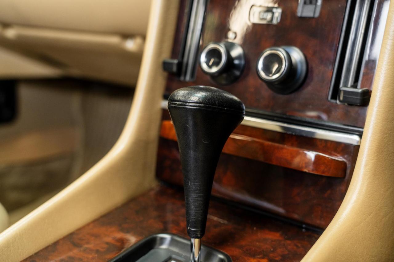 1989 Mercedes - Benz 300SL (R107)