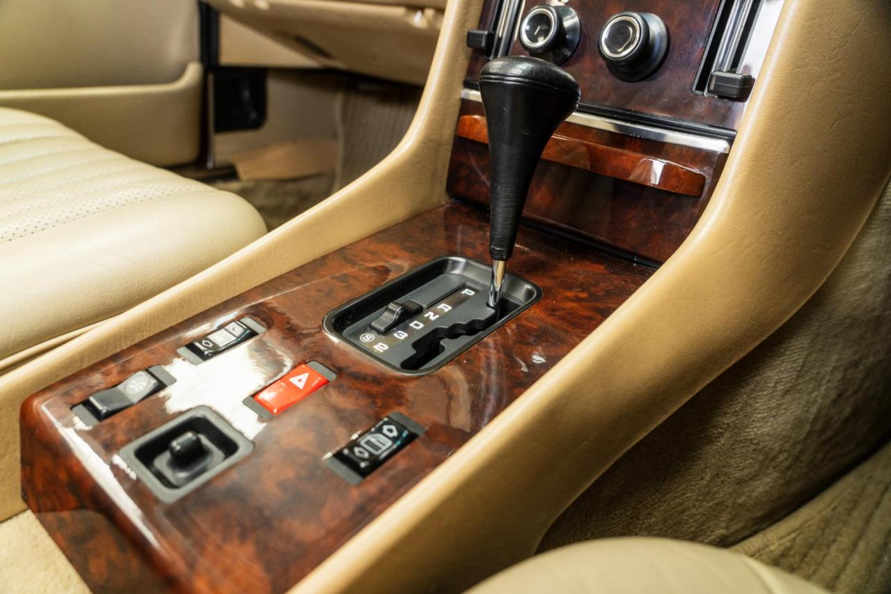 1989 Mercedes - Benz 300SL (R107)