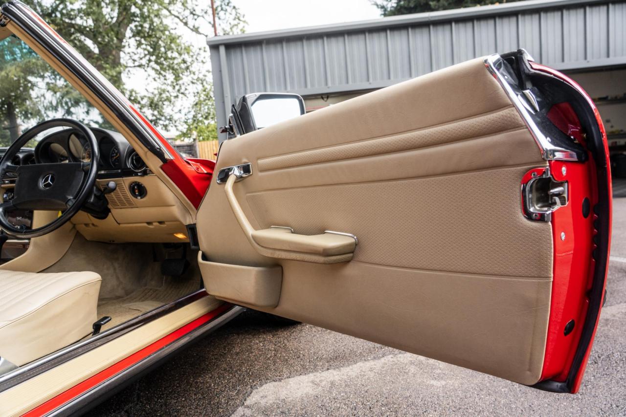 1989 Mercedes - Benz 300SL (R107)