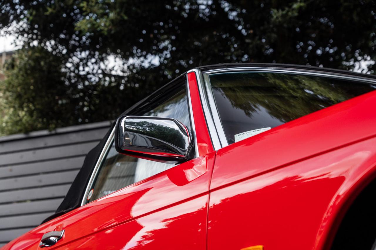 1989 Mercedes - Benz 300SL (R107)