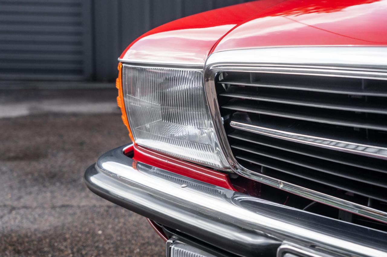 1989 Mercedes - Benz 300SL (R107)