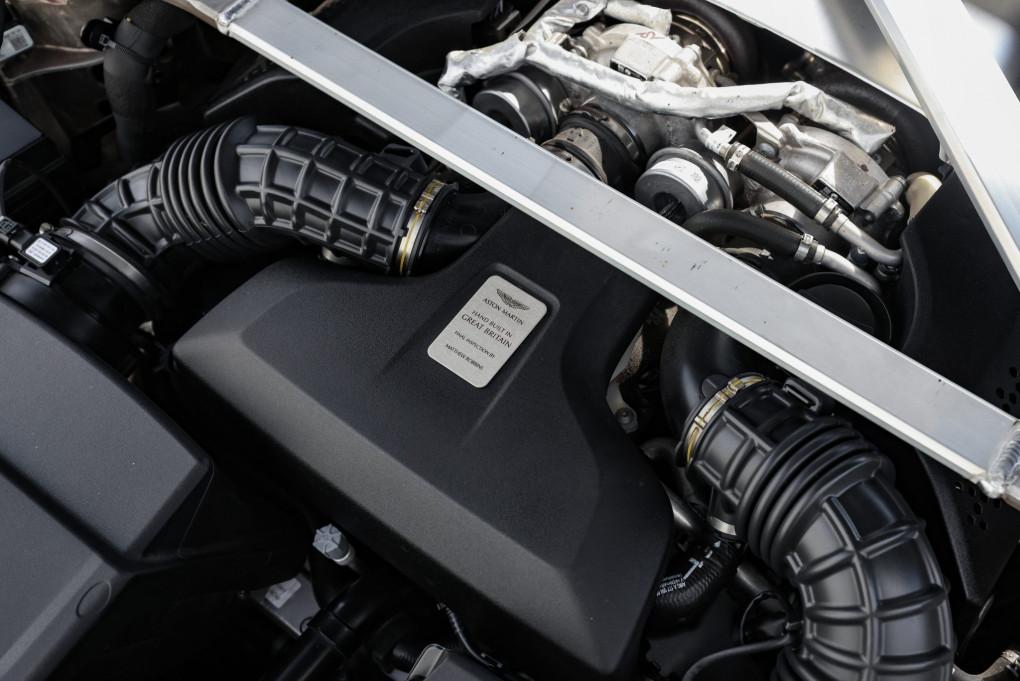 2021 Aston Martin Vantage