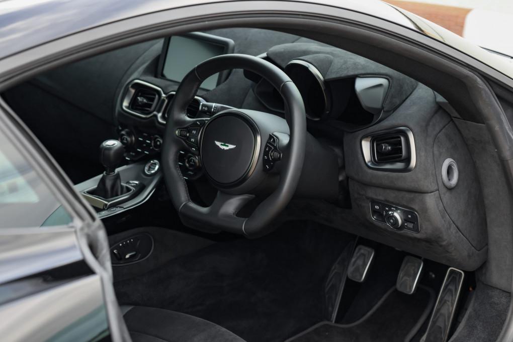 2021 Aston Martin Vantage