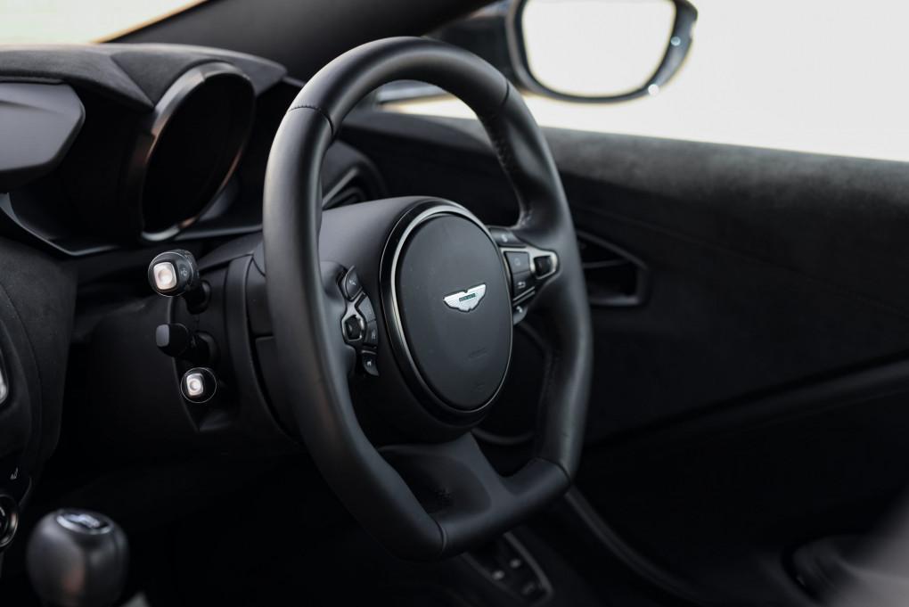 2021 Aston Martin Vantage