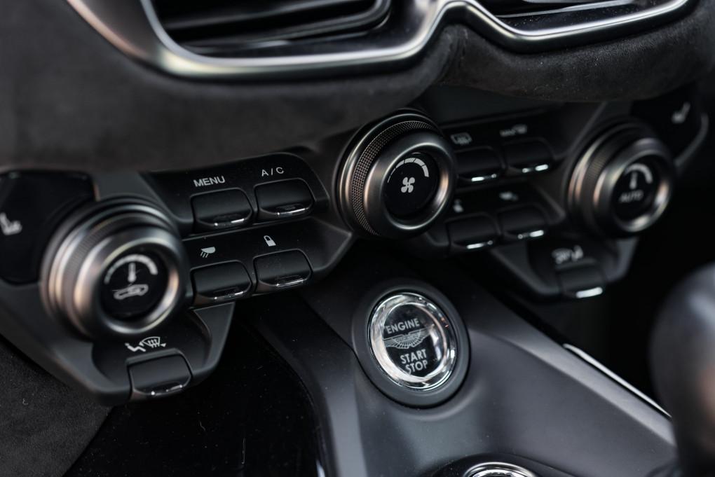 2021 Aston Martin Vantage