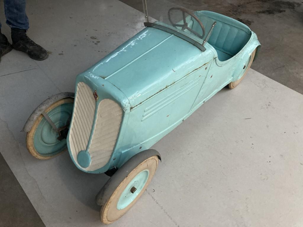 1900 Trapauto&#039;&#039;s blue