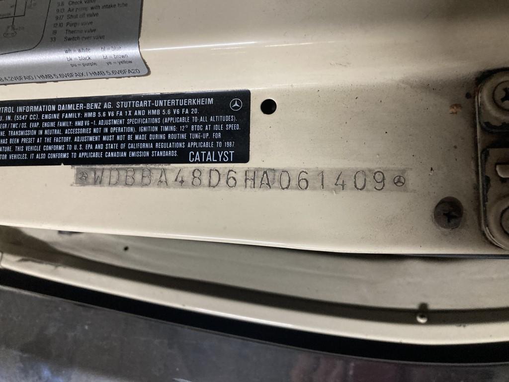 1987 Mercedes - Benz 560 SL Creme