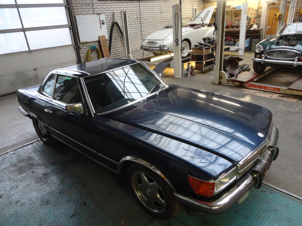 1982 Mercedes - Benz 380SL blue