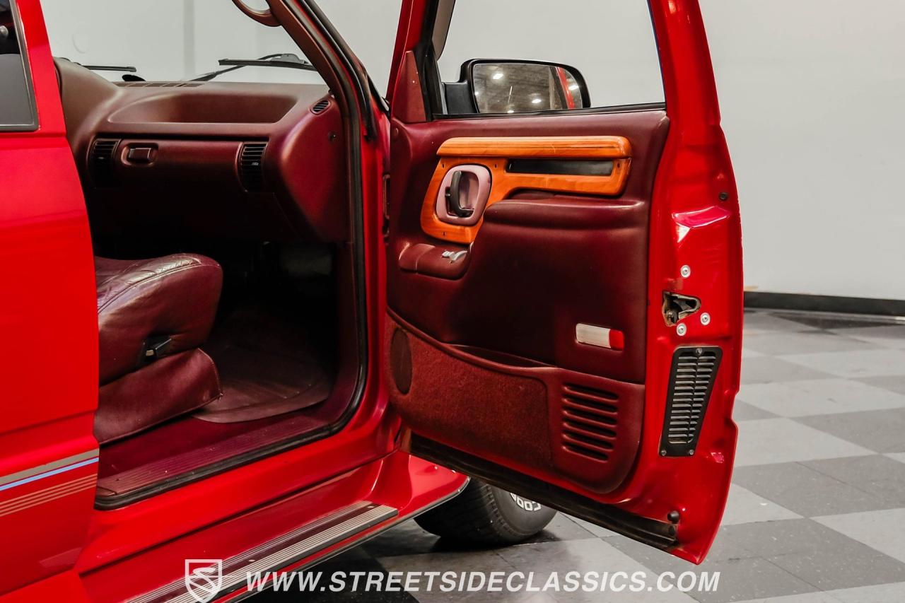 1995 Chevrolet C1500 Silverado Regency Conversion