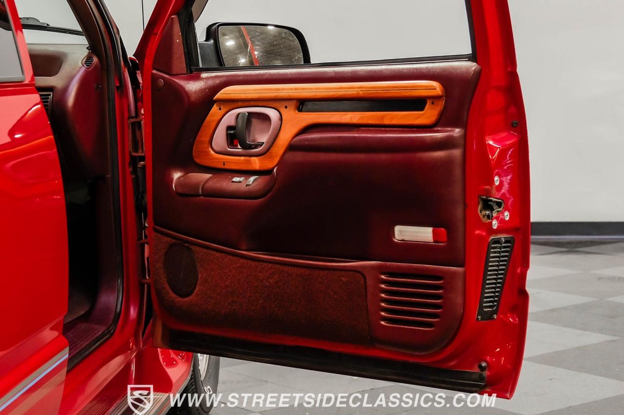 1995 Chevrolet C1500 Silverado Regency Conversion