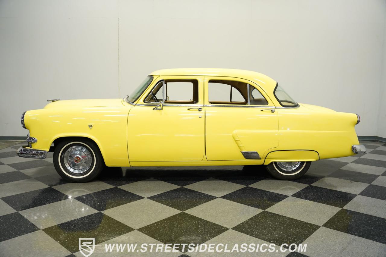 1953 Ford Mainline Fordor