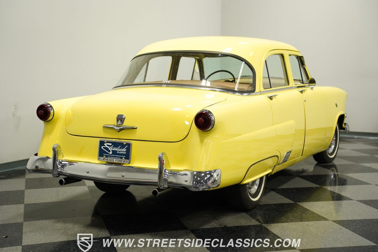 1953 Ford Mainline Fordor