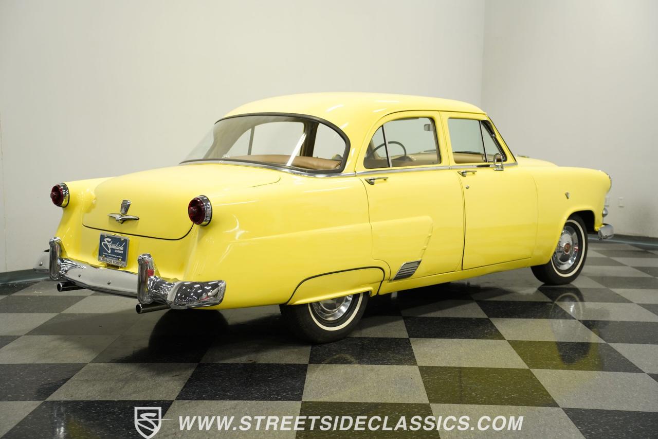 1953 Ford Mainline Fordor