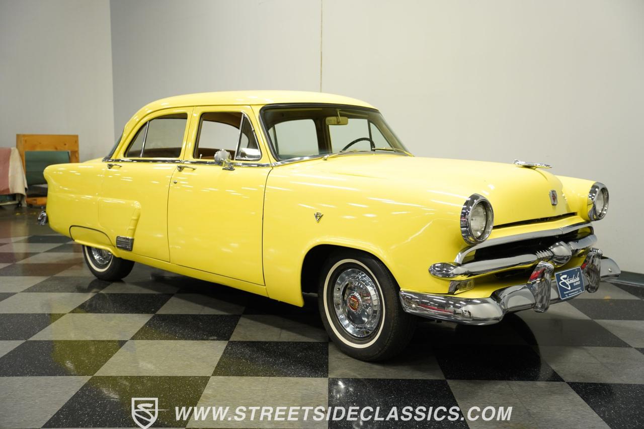 1953 Ford Mainline Fordor