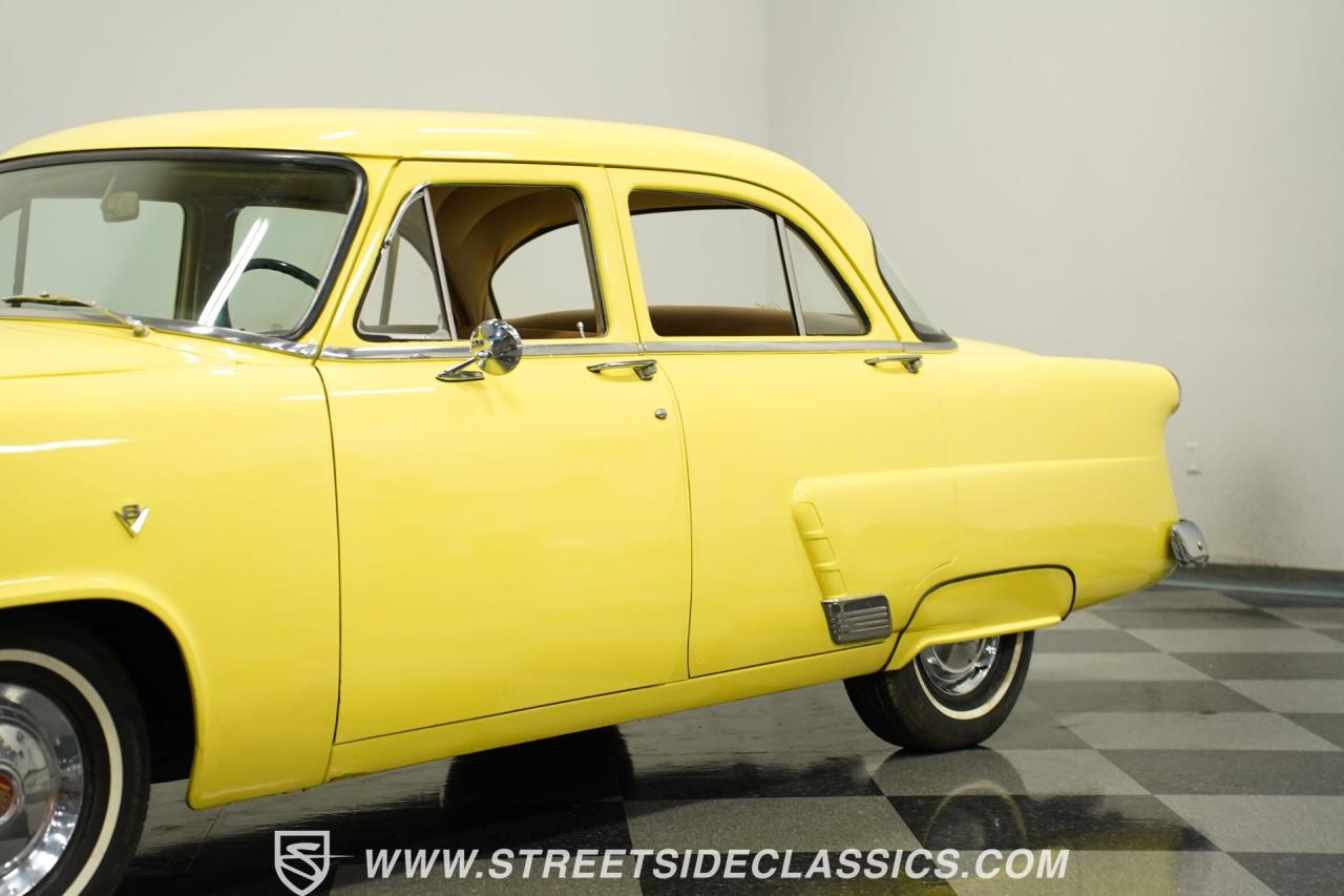 1953 Ford Mainline Fordor