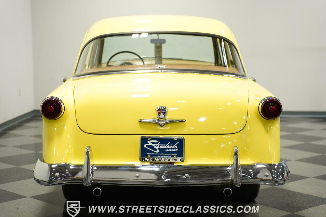 1953 Ford Mainline Fordor