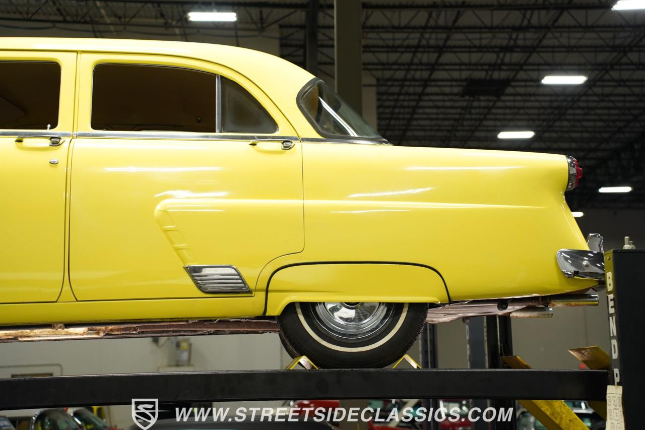 1953 Ford Mainline Fordor