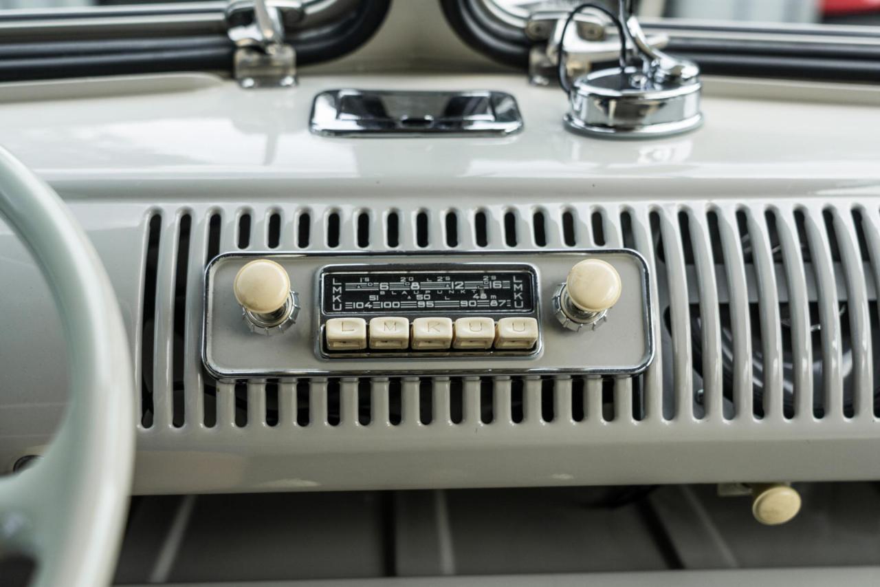 1958 Volkswagen TYPE 2 23