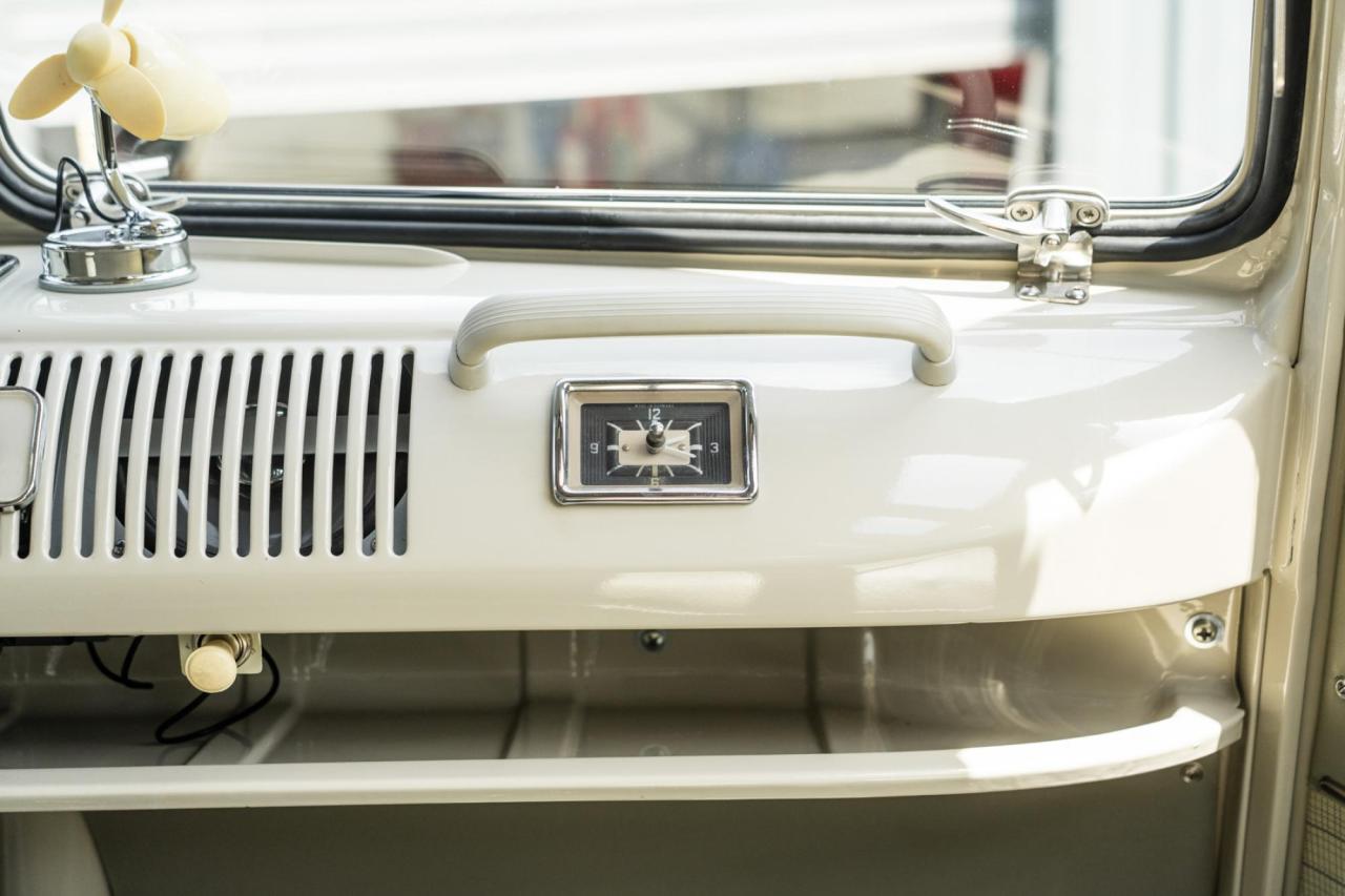 1958 Volkswagen TYPE 2 23