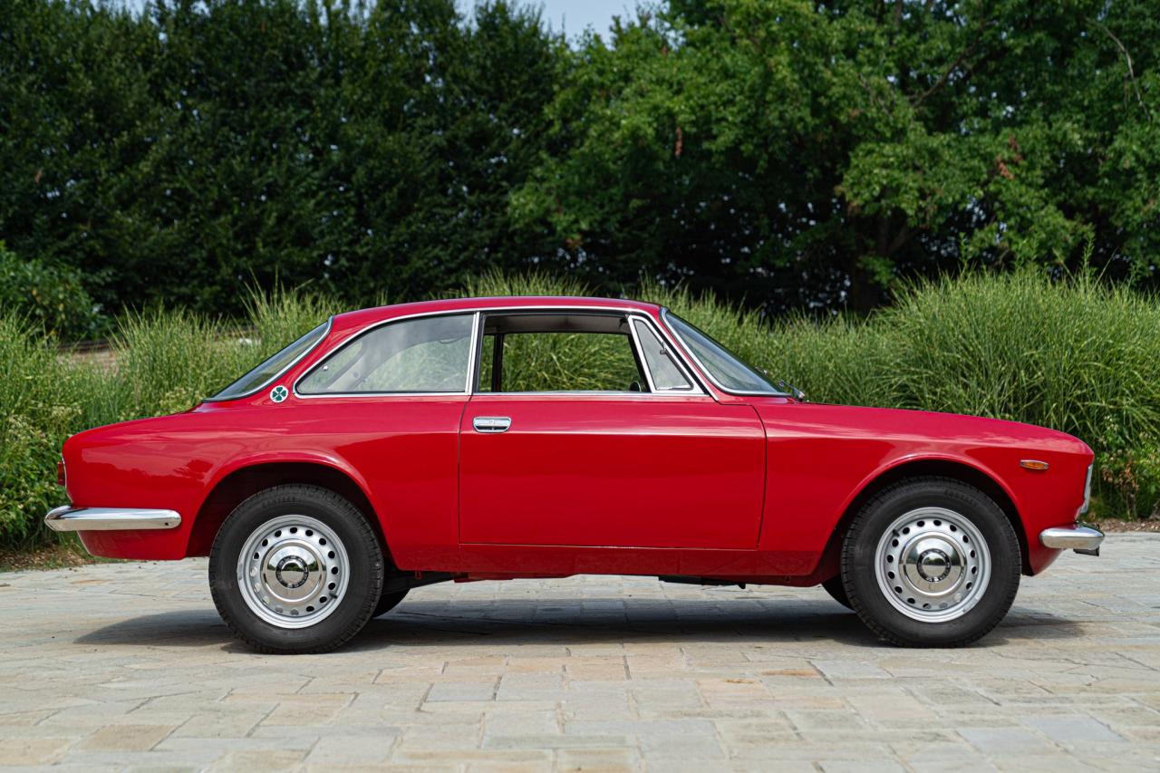 1967 Alfa Romeo GIULIA SPRINT GT VELOCE