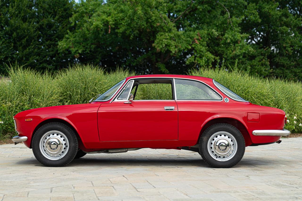 1967 Alfa Romeo GIULIA SPRINT GT VELOCE