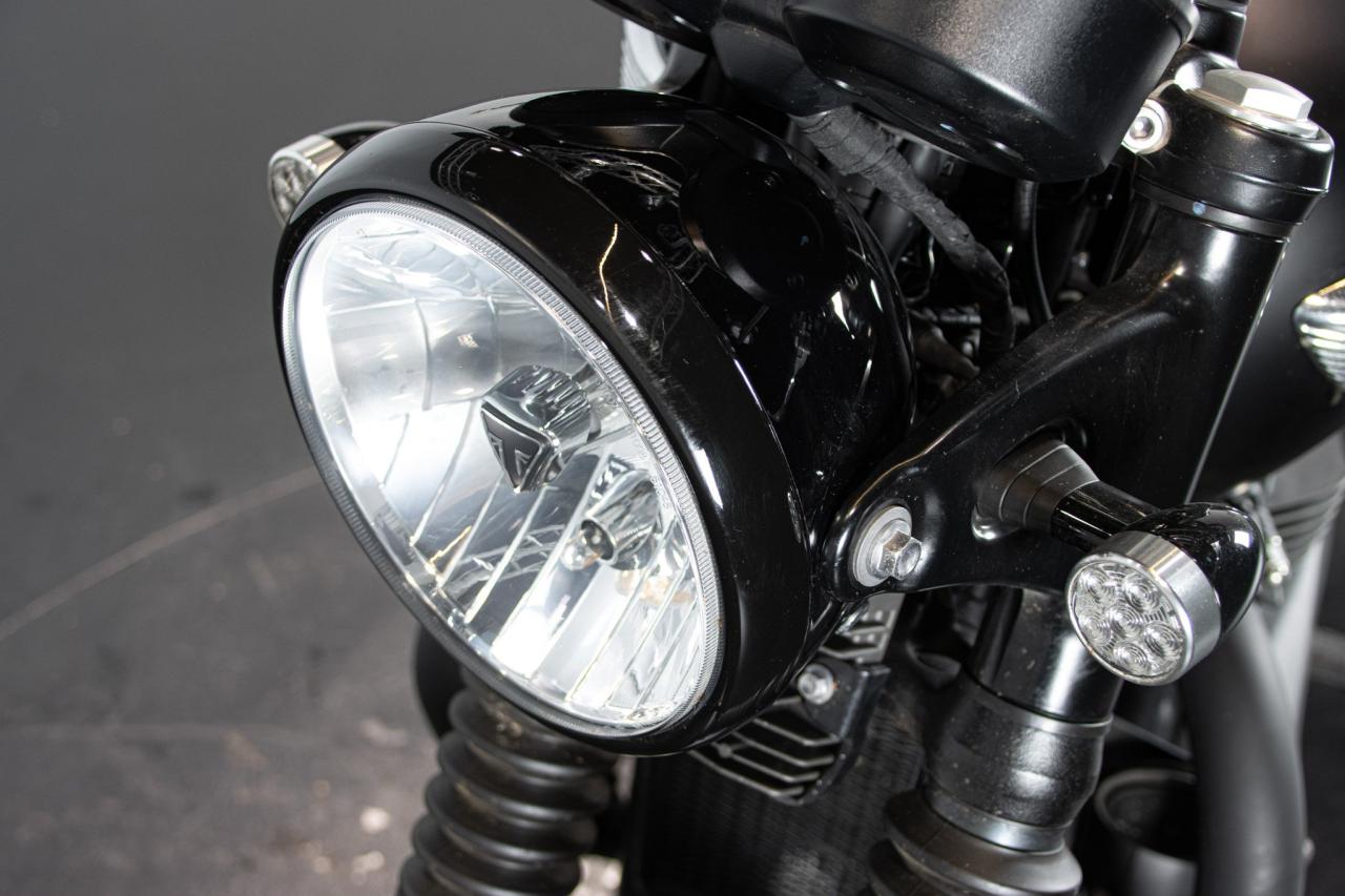 2017 Triumph BONNEVILLE T100 BLACK