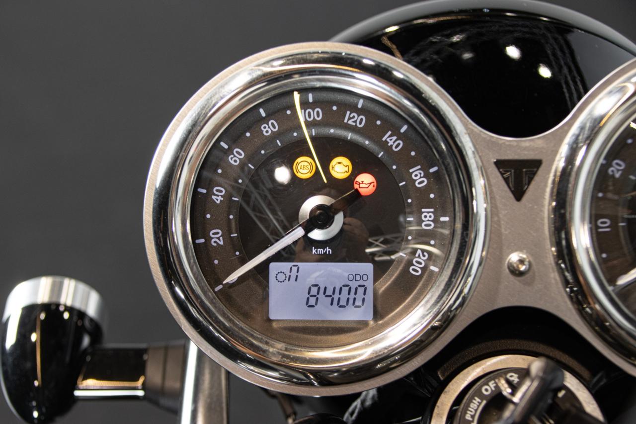 2017 Triumph BONNEVILLE T100 BLACK