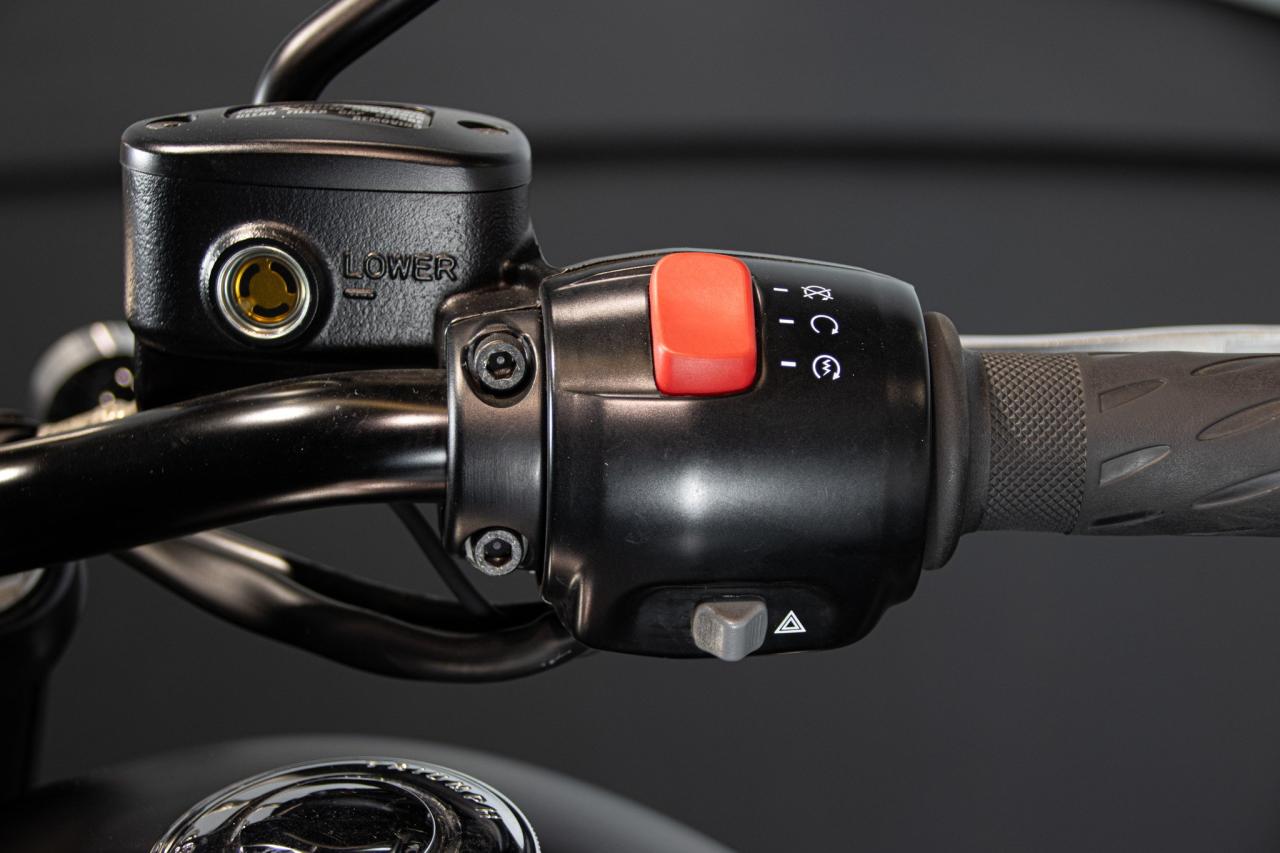 2017 Triumph BONNEVILLE T100 BLACK