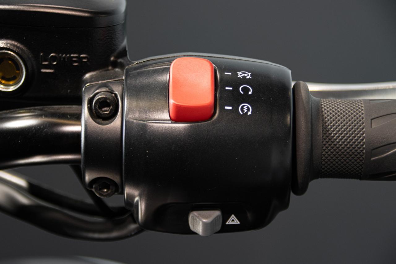 2017 Triumph BONNEVILLE T100 BLACK