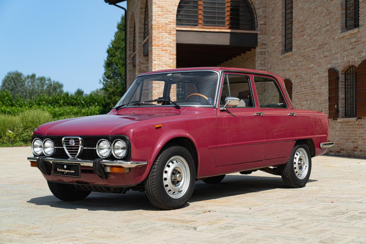 1974 Alfa Romeo GIULIA NUOVA SUPER 1300