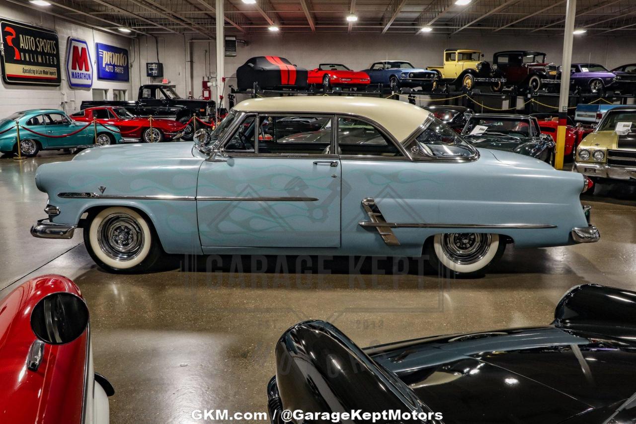 1953 Ford Crestline Victoria